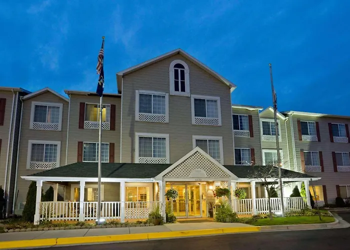 Country Inn & Suites By Radisson, Grand Rapids Airport, Mi