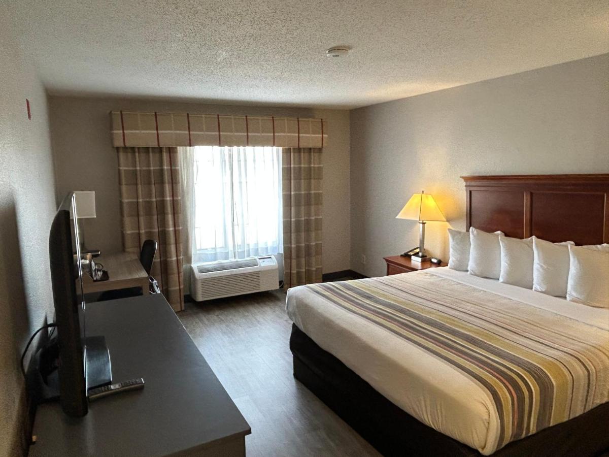 Hotel Country & By Radisson, Airport, Mi