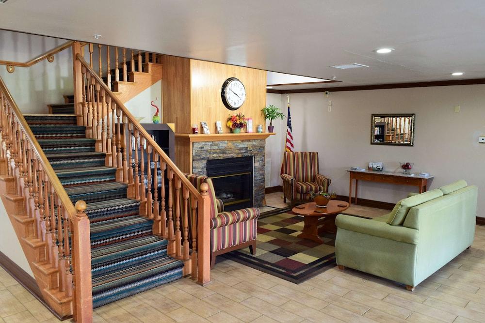 Hotel Country & By Radisson, Grand Rapids Airport, Mi Cascade