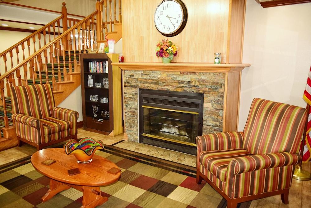 Hotel Country & By Radisson, Grand Rapids Airport, Mi Cascade