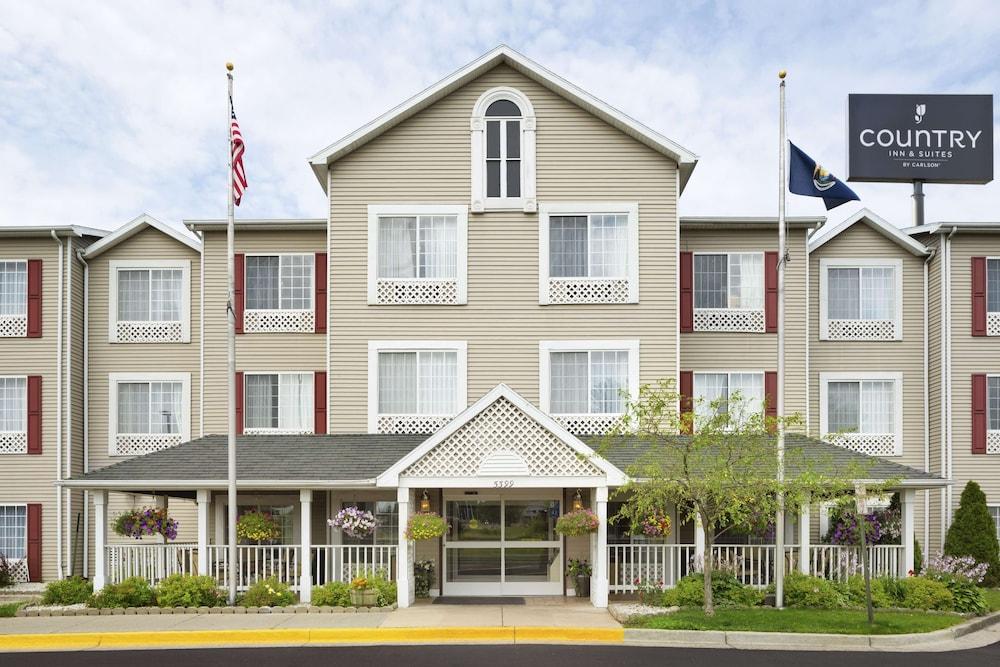 Country & By Radisson, Grand Rapids Airport, Mi Hotel