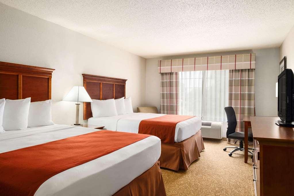 Hotel Country & By Radisson, Grand Rapids Airport, Mi Cascade