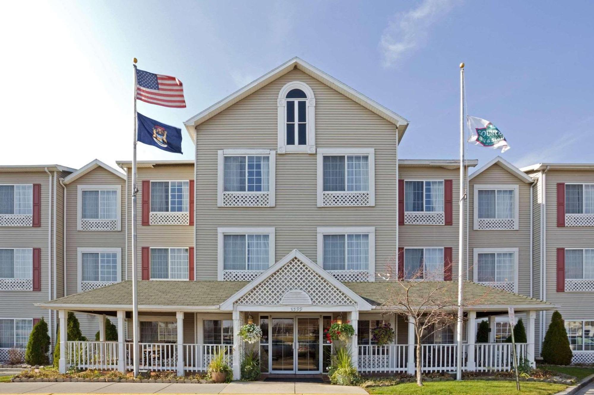 Country & By Radisson, Grand Rapids Airport, Mi Hotel