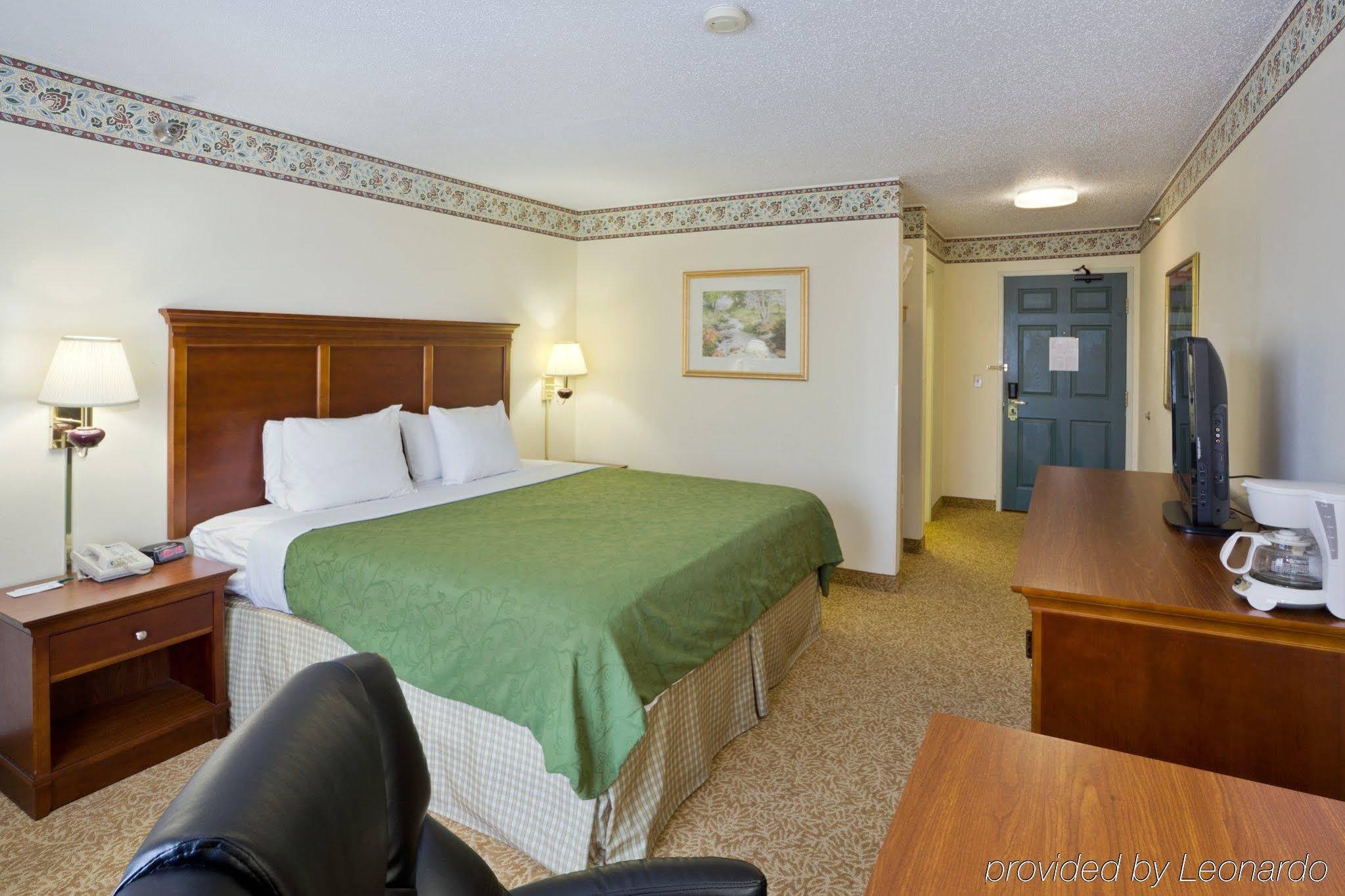 Country & By Radisson, Grand Rapids Airport, Mi
